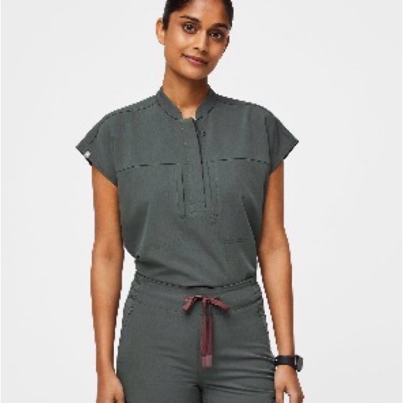 Figs Tops - Figs Women's Bonsai Blake relaxed scrub top